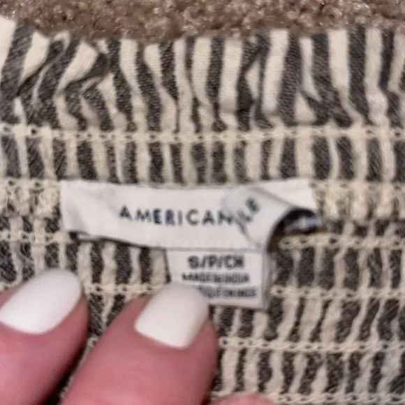 American Eagle Linen Blend Romper - size small - B - Picture 4 of 4